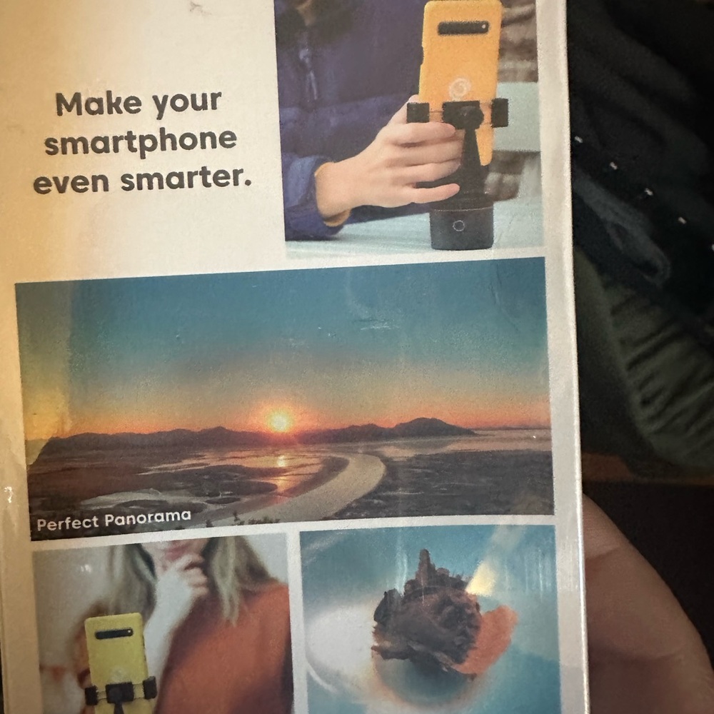 Pivo Pod Red with Remote - Fast Auto Tracking Phone Red - Picture 3 of 5